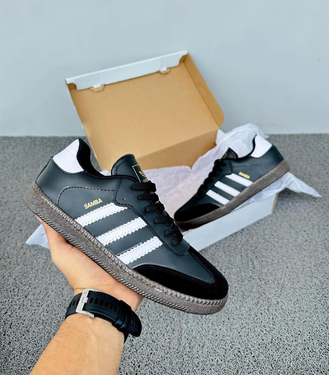 Zapatilla Adidas Samba  ¡El clásico urbano que NUNCA pasa de moda!
